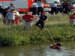 AHMET POYRAZ - Eskişehir'de Serinlemek İçin Kanala Giren 18 Yaşındaki Genç Suda Kayboldu