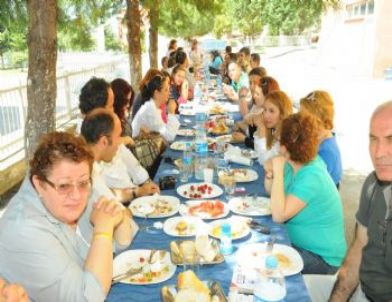 Genç, Veda Yemeğine Katıldı