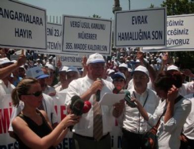 Muhasebeciler Sokağa Döküldü