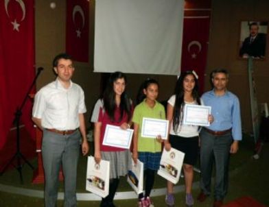 Salihli’de Kitap Kurtları Ödüllendirildi