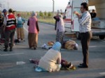 MUSTAFA ÖZCAN - Tır İle Tarım İşçilerini Taşıyan Midibüs Çarpıştı: 11 Yaralı