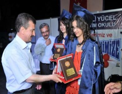 Buca'da Atatürk Büstü Törenle Açıldı