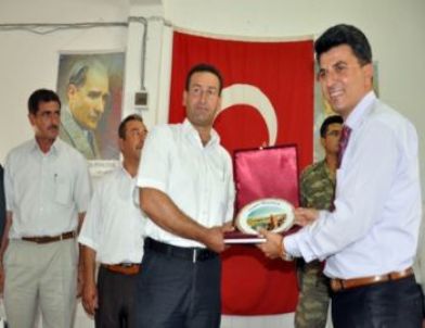 İstiklal Marşı’nı Güzel Okuyan Muhtarlar Ödülü Kaptı