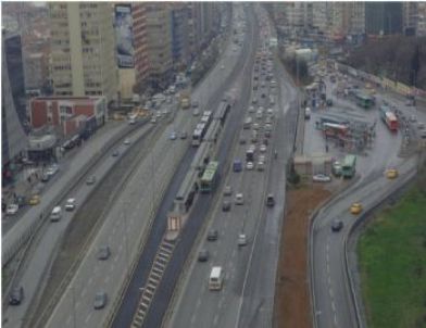 Mecidiyeköy Metrobüs Durağı Yenileniyor