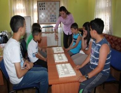 Saray Oyunu ‘Mangala’ Gelecek Nesillere Aktarılıyor