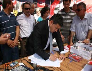 CHP İlçe Örgütü Tutuklu Milletvekilleri İçin İmza Topladı