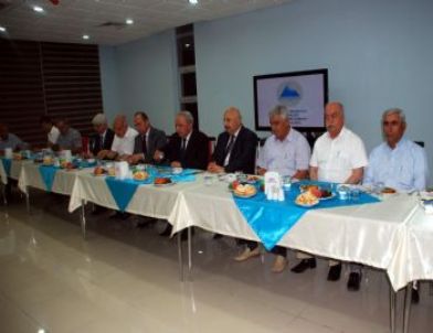 Üniversite-Sanayi İşbirliğini Geliştirme Toplantısı Yapıldı