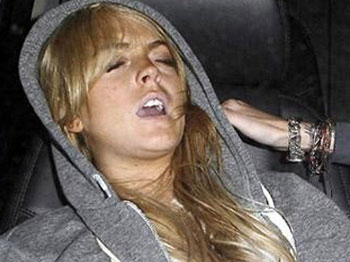 Lindsay Lohan Hastanelik Oldu