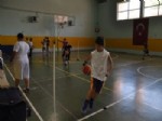 TBF - 12 Dev Adam Basketbol Okulu Çalışmalarını Sürdürüyor