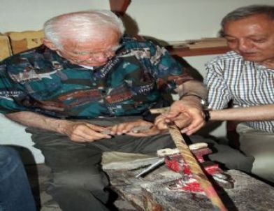 Devrek'e Gelen Ünlü Beyin Cerrahı Prof. Yaşargil, Bastonlara Hayran Kaldı