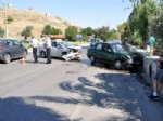 Foça’da Trafik Kazası: 2 Yaralı