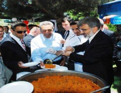 Bakan Yıldız, ‘İşsizim’ Diyen Vatandaşlara İş Buldu