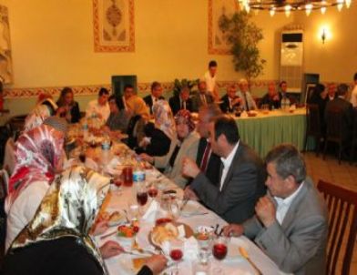 Bursa Vakıflar Bölge Müdürlüğü'nde Hüzün ve Mutluluk Birarada Yaşandı