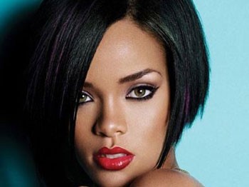 Rihanna Sinemaya Alıştı