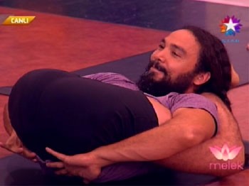 Chris Chavez İzleyenleri Şaşkına Çevirdi