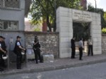 ÇEVİK KUVVET POLİSİ - İstanbul Üniversitesi’nde Kavga: 1 Yaralı