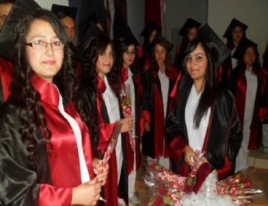 Kiraz Anadolu Sağlık Meslek Lisesi Mezuniyet Töreni Yapıldı