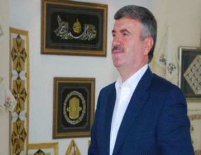 Komek’ten “büyük” Yıl Sonu Sergisi: Altın Dokunuşlar