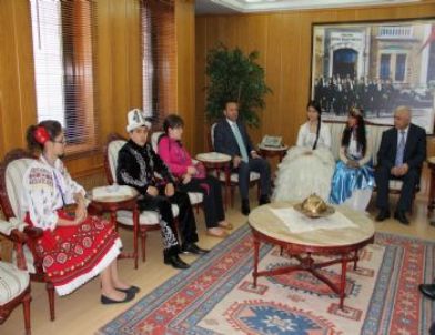 Yabancı Öğrencilerden Vali Aksoy’a Ziyaret