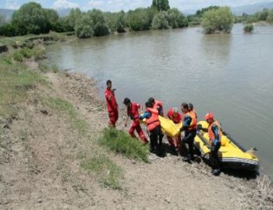 5 Yaşındaki Oğluyla Kayıplara Karışan Kadının Cesedi Nehirde Bulundu