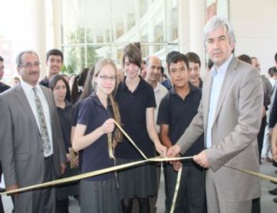 Akhisar Anadolu Öğretmen Lisesi Resim Sergisi Açıldı