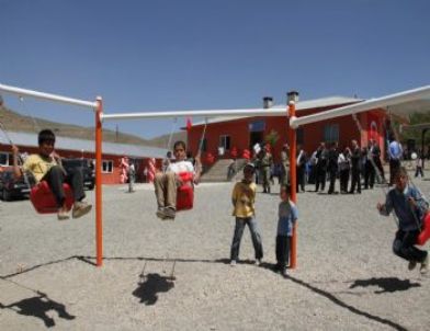 Musevilerin Van'da Yaptırdığı Okul Törenle Açıldı