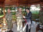 NURETTIN YıLMAZ - Genelkurmay Başkanı Özel’e Ahlat Bastonu Hediye Edildi