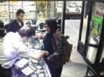 KUYUMCULAR ÇARŞISI - Dikkatli Kuyumcu Kadın Hırsızı Yakaladı
