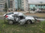 TEKKIRAZ - Direği Yerinden Söken Otomobil Hurdaya Döndü: 4 Ağır Yaralı