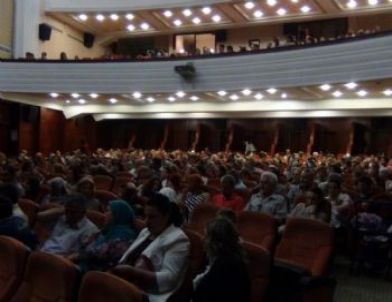 Göçmenler Bursa'da Rumeli Türküleriyle Coştu