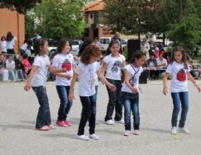 Hisarcık Atatürk İlköğretim Okulunda Yılsonu Şenliği
