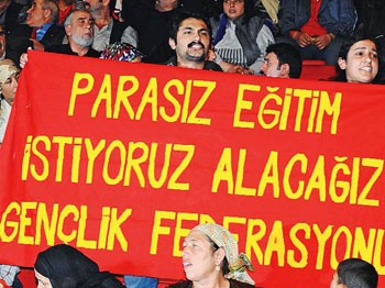 Parasız eğitim için pankart açan öğrencilere 8 yıl hapis
