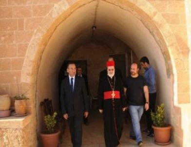 Bekir Bozdağ, Mardin'de Çocuk Rehberlerden Bilgi Aldı