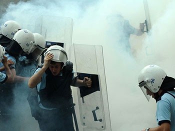 Öğretmenler ile öğrenciler not yüzünden birbirine girdi