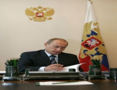 Putin, İzinsiz Gösterilere 100 Kat Ceza Öngören Yasayı Onayladı