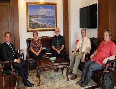 Yeni Zelandalı Profesörden Vali Tapsız’a Ziyaret