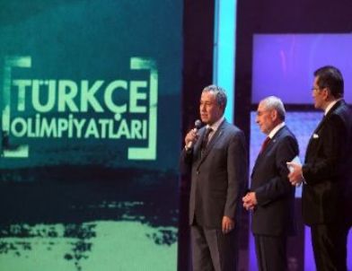Arınç: Binlerce Selam O Güzel İnsana ve Onunla Birlikte Olanlara