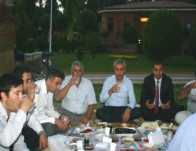 Ak Parti Merkez İlçe'den Bedensel Engellilere İftar