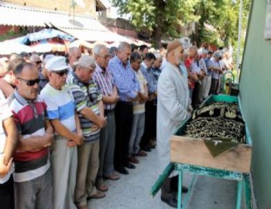 Eski Başkan Yardımcısı Malatyalı’nın Annesi Son Yolculuğuna Uğurlandı