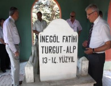 Osmanlı Kumandanlarından Turgut Alp’in Türbesine Özel İdare Sahip Çıktı
