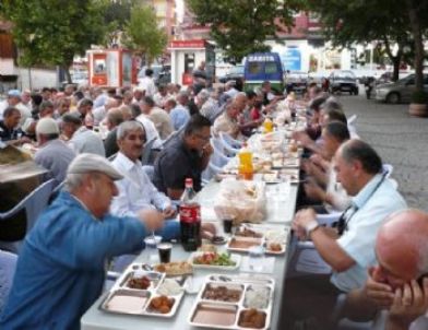 Domaniç'te 55 Yaş Üstü Olanlar İftarda Buluştu