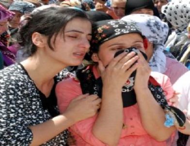 Şehit Polis Gözyaşlarıyla Son Yolculuğuna Uğurlandı