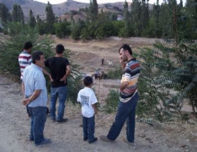 Fren Yerine Gaza Batı, Dereye Uçtu