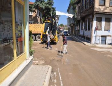 Mudanya’da Sel Sonrası Temizlik