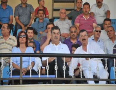 Akşit Aydınlılara Sitem Etti