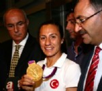 GAMZE BULUT - Göğsümüzü kabartan şampiyonlarımıza coşkulu karşılama