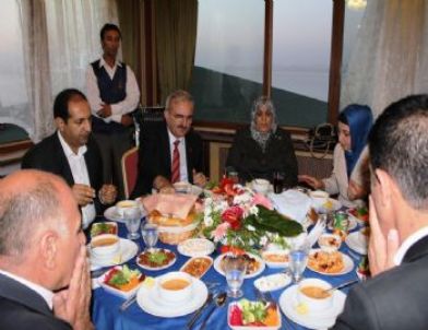 Vali Karaloğlu’ndan Şehit Yakınları ve Gazilere İftar