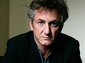 Yeniden Yönetmen Koltuğuna Oturuyor