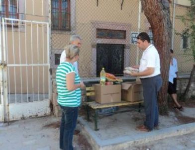 Ayvalık Kaymakamlığı’ndan İhtiyaç Sahibi Bin Aileye Ramazan Yardımı