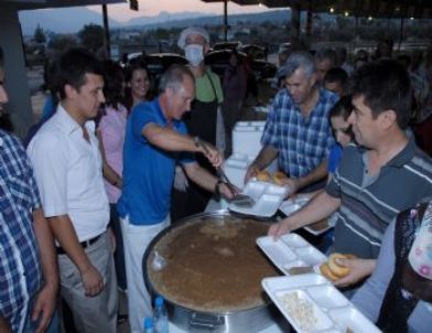Başkan Evcilmen, Vatandaşlara Yemek Dağıttı